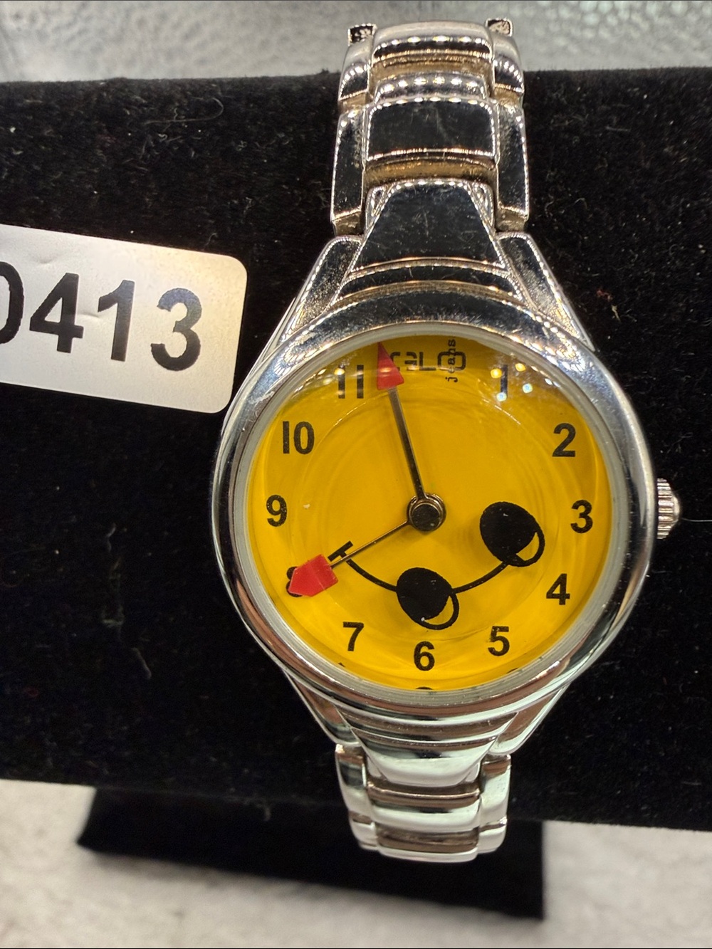 GLO jeans Yellow Smiley Face Silver Stainless Steel Watch RARE!